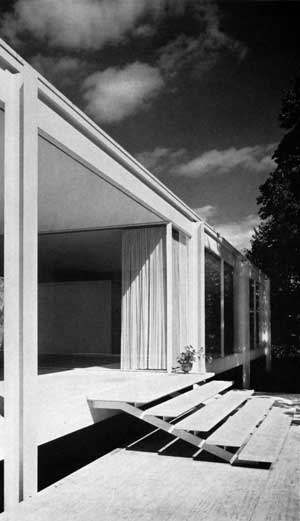 The Farnsworth House, U.S.A. (Architect: Mies van der Rohe)