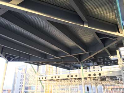 A bespoke steelwork grillage supports a rooftop garden