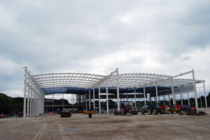 Portal frames logistics expansion – newsteelconstruction.com