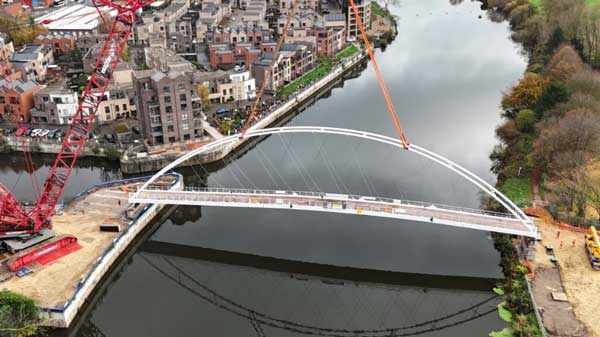 River Trent footbridge lifted into place River Trent footbridge lifted into place