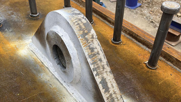 Removal of temporary lifting attachments on bridges Removal of temporary lifting attachments on bridges